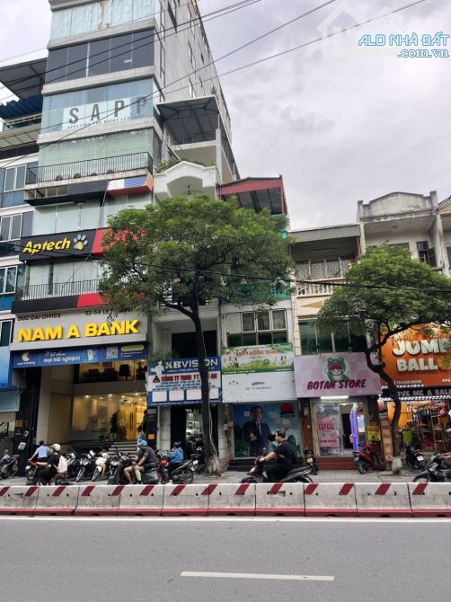 Mặt phố Lê Thanh Nghị. Vị trí kim cương đẹp nhất Bách Khoa. DT 160m2 MT 6.5m. Sổ vuông