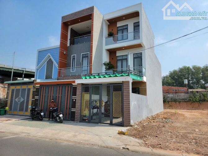 Bán Đất 2 Mặt Tiền Giáo Xứ Lộc Lâm gần Uỷ Ban Phường Hố Nai cách Nguyễn Ái Quốc 1 xẹc 400M