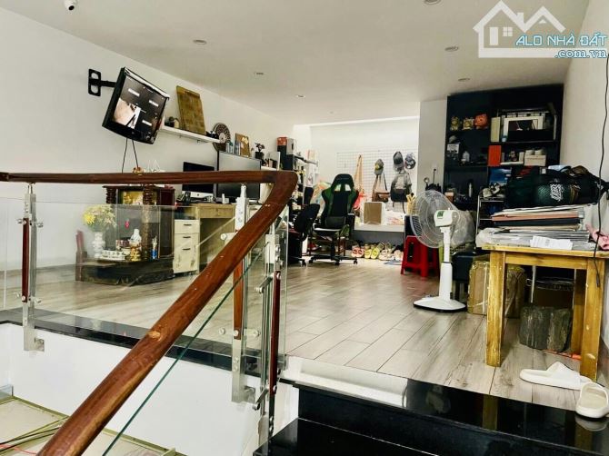 CẦN BÁN GẤP SIÊU PHẦM TRUNG TÂM PHỐ CỔ➖NHÀ 5 TẦNG MỚI MẶT TIỀN LÝ THƯỜNG KIỆT, BMT