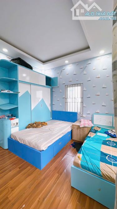 SIÊU PHẨM 5 TẦNG 50M2 GIÁ RẺ CÁCH XE  HƠI 3 CĂN CHỈ 10 MÉT KHAI THÁC 25TR/TH - 10