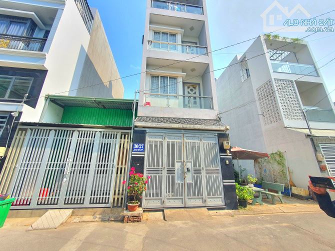 bán đất hẻm 30 Hoàng Hữu Nam, Quận 9, Gần ngã ba mỹ thành. - Diện tích 58.4m² (4x14.6m). - 4