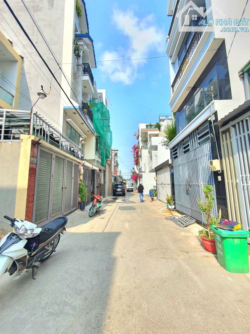 bán đất hẻm 30 Hoàng Hữu Nam, Quận 9, Gần ngã ba mỹ thành. - Diện tích 58.4m² (4x14.6m).