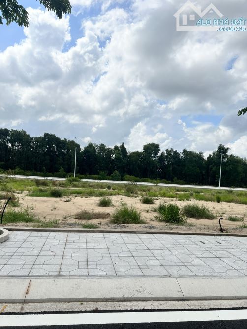 Bán 210m2 đất Đức Hòa Đông giáp ranh Bình Chánh, giá 1 tỷ 450 triệu - 1
