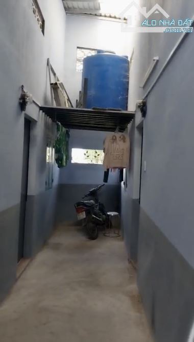 Bán dãy nhà trọ xã Phước Đông, huyện Cần Đước: Dt 306m2; sát QL50 - 15