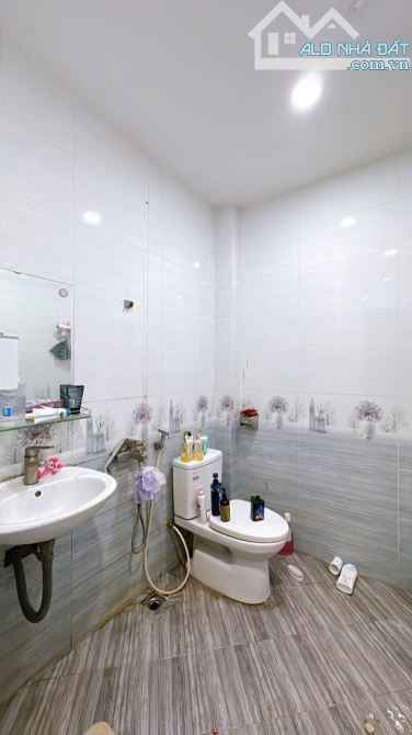 SIÊU PHẨM 5 TẦNG 50M2 GIÁ RẺ CÁCH XE  HƠI 3 CĂN CHỈ 10 MÉT KHAI THÁC 25TR/TH - 15