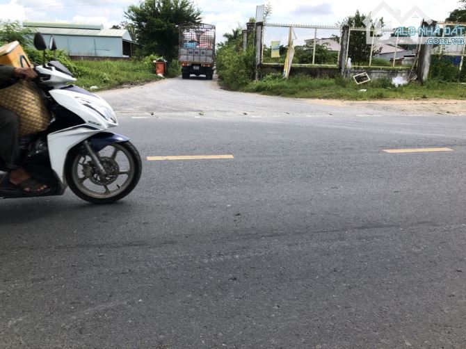 Cần bán đất gốc 2 mặt tiền đường quốc lộ 60 thuộc xã lương Hòa huyện Châu Thành TP Trà Vin - 2