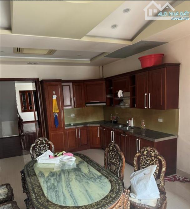 Bán nhà 6 tầng ngõ ô tô đường Cát Dài, dt 92m2, mt 4,5m có cầu thang máy - 2