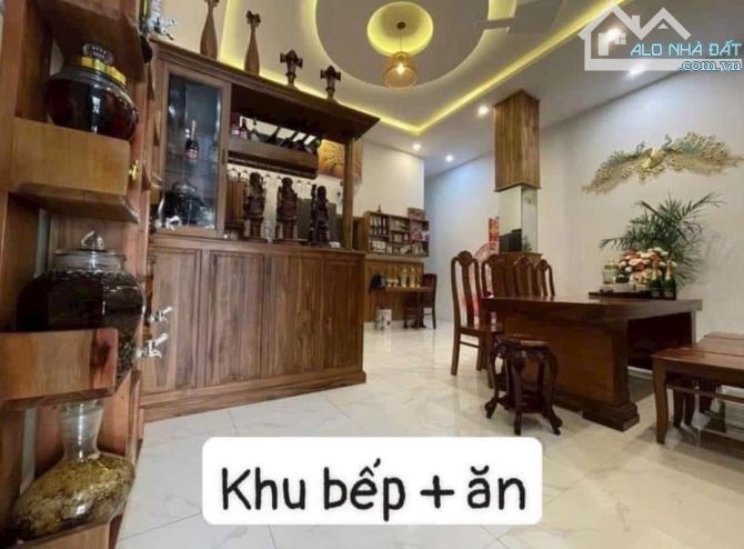 Bán home stay 4 tầng mặt tiền Diên Hồng. Gần quảng trường, biển. 114m2 ngang 5,6m gia 13tỷ - 3