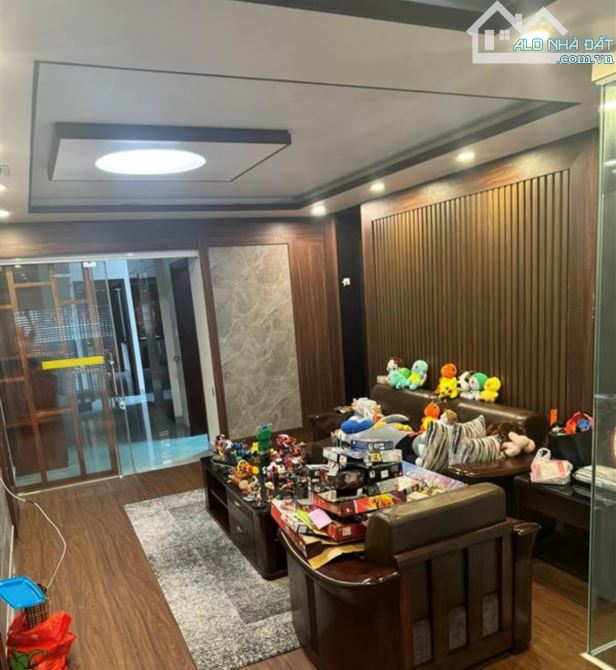 Bán nhà 6 tầng ngõ ô tô đường Cát Dài, dt 92m2, mt 4,5m có cầu thang máy - 3
