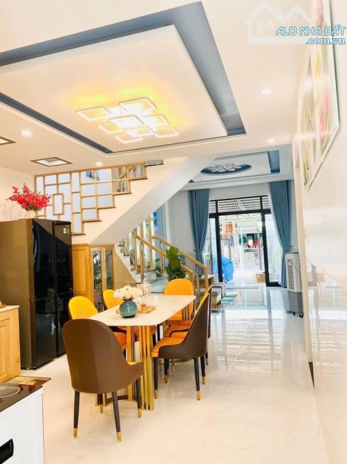 Thanh lý nhà Bình Chánh 92,5m2 Shr 1 trệt 1 lầu giá 800tr - 4