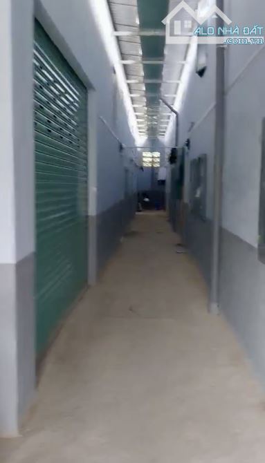 Bán dãy nhà trọ xã Phước Đông, huyện Cần Đước: Dt 306m2; sát QL50 - 9