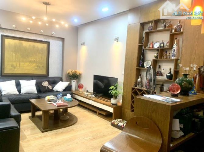 7 TẦNG HOMESTAY, GẦN PHỐ - Hàng Gai 26m2 MT4m chỉ 15 tỷ - SÂN THOÁNG TRƯỚC NHÀ, NGÕ THẲN