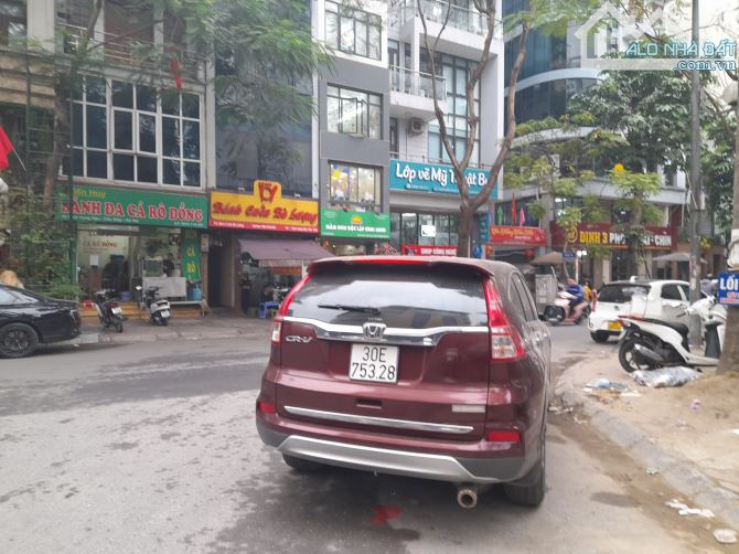 Bán mảnh đất thổ cư mặt đường 3 ô tô tránh Dịch Vọng Hậu, 680m2, mặt tiền 25m 185 triệu/m²