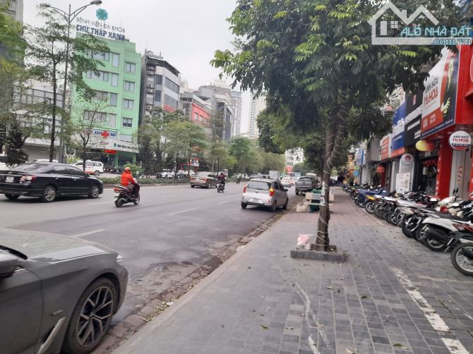 Bán lô đất mặt phố Nguyễn Hoàng 500m2, mặt tiền 15m, giá 120 tỷ