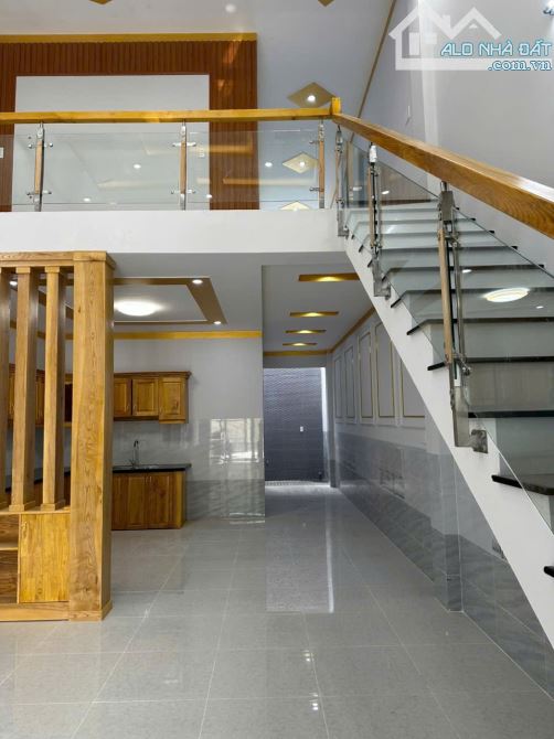 Bán gấp nhà 1 trệt 1 lửng đúc sân xe hơi, sổ riêng sẵn thổ cư 100%, ngay chợ Changsin - 1