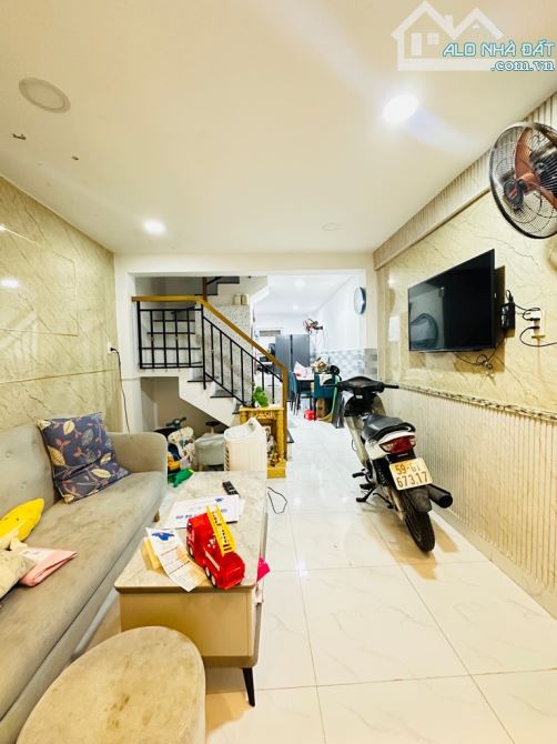 🏡 Nhà đẹp bình thạnh - gần hàng xanh - 28m2 - 3 tầng - nội thất cao cấp - nhỉnh 4 tỷ - 1