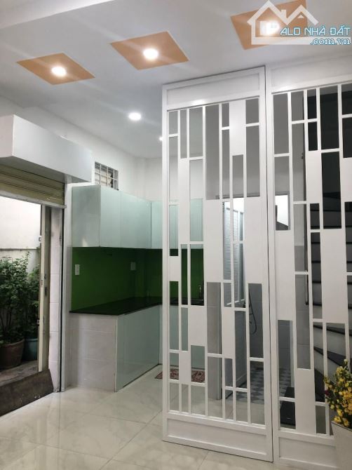 Nhà mới Phú Nhuận giá rẻ 4,650 Tỷ, Nguyễn Thượng Hiền, Phường 5 ,3 tầng,DT : 22,5 M2(3, - 2