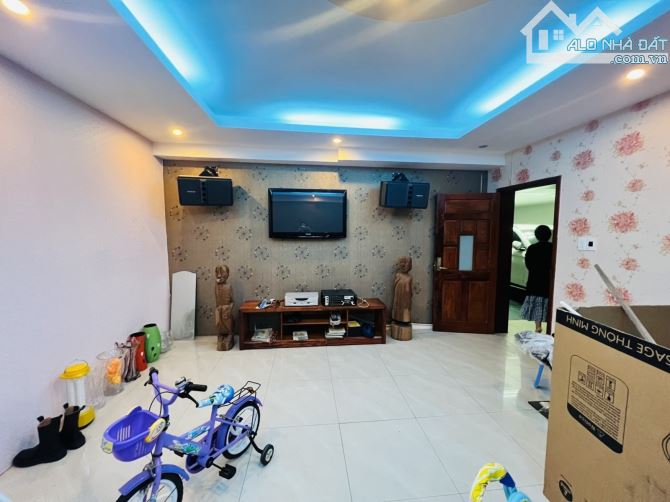 Bán Villa Lô góc 2 mặt tiền đường sát Phạm Văn Đồng, Sơn Trà . 160m2, 4 tầng, 6PN.Giá 22.x - 3