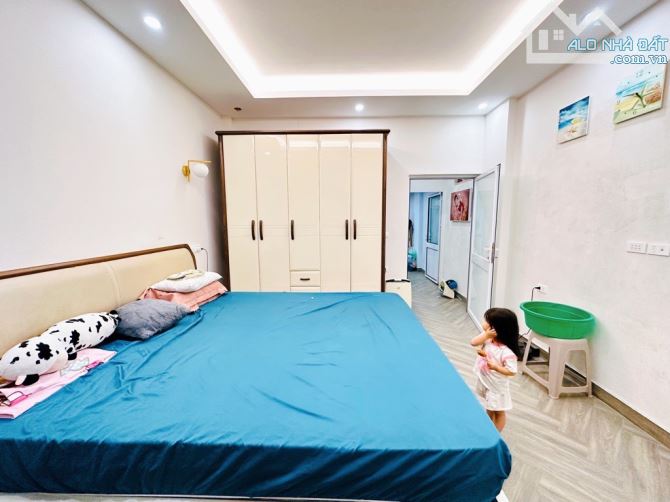 TRUNG TÂM CẦU GIẤY – NHÀ ĐẸP LONG LANH – TẶNG NỘI THẤT SẴN Ở - GIÁ TỐT - 3