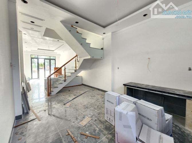 3,55Tỷ TL🔥 Bán nhà 1 trệt 2 lầu + Tum KDC Lộc Phát Residence, P.Thuận Giao, Thuận An - 3