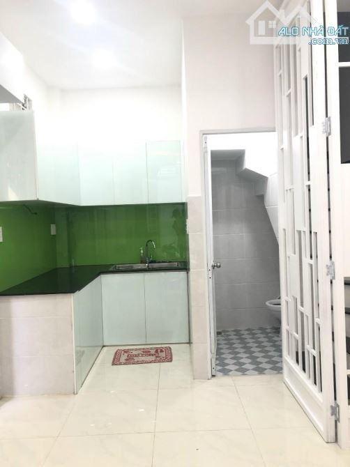 Nhà mới Phú Nhuận giá rẻ 4,650 Tỷ, Nguyễn Thượng Hiền, Phường 5 ,3 tầng,DT : 22,5 M2(3, - 3