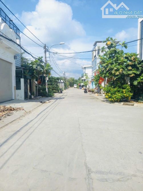 Bán đất gần đường dẫn Cao Tốc Long Thành Đường Nguyễn Văn Tạo DT 5x20=100m2  giá chỉ 3,8tỷ