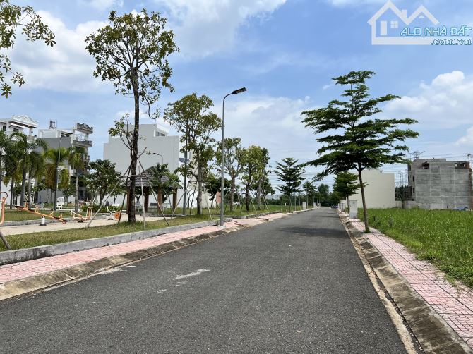 Đất KDC 28ha - Nguyễn Bình, Nhơn Đức Nhà Bè.  - Diện tích: 5x20m giá bán 3 tỷ