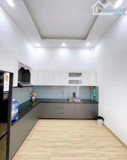 Nhà Mặt Tiền Đường Nơ Trang Gưh (102m2) Trung Tâm Phố , Đối diện Trường Học | Chỉ 3 Tỷ xxx - 3