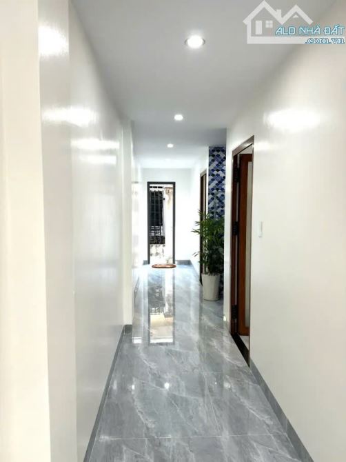 BÁN NHÀ 2 TẦNG ĐẸP - KỆT THÔNG Ô TÔ TÔN ĐẢN, DT:98m2 DTSD: 170m2, GIÁ 3TY25 - 3