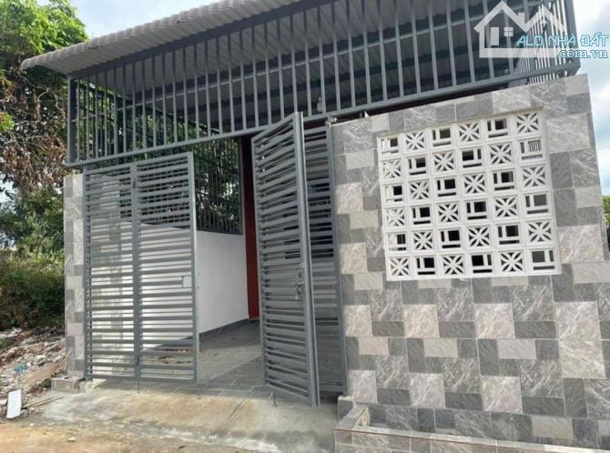 Cần bán gấp nhà Tân Hiệp 101m2. SHR Giá 770tr. Liên hệ đi xem ngay Gấp