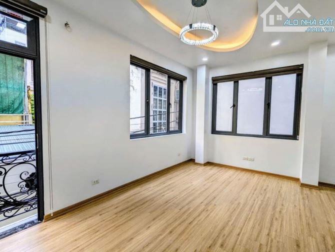 Bán Nhà Hoàng Hoa Thám 35m2 x 5T x mtiên 5m Giá 7.68 tỷ Ba Đình  DUY NHẤT 1 CĂN TRONG VỊ T - 11