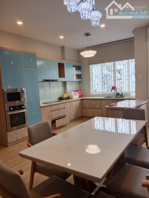 Cực hiếm! Diện tích chuẩn 4x18m, xe hơi ngủ trong nhà Lê Quang Định, Bình Thạnh - Giá Tốt - 1
