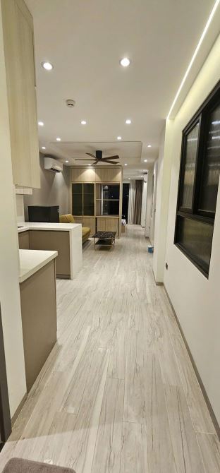 CHO THUÊ CHDV MẶT PHỐ PHẠM HUY THÔNG - 1N1K RỘNG 50M2 - VIEW HỒ NGỌC KHÁNH - Ô TÔ ĐỖ CỬA - 2