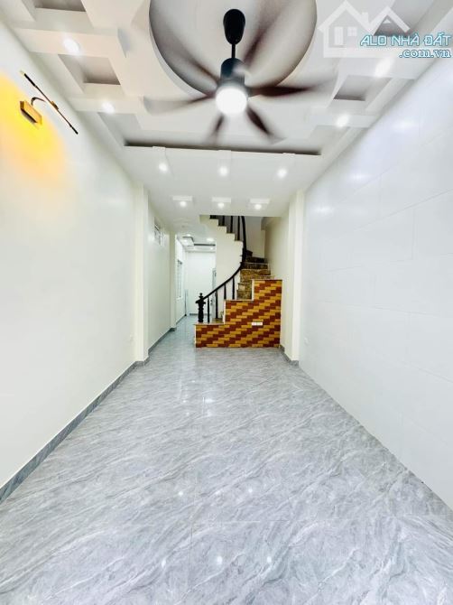 BÁN NHÀ HAI BÀ TRƯNG, TRÊN 7 TỶ NHÀ 40M2, Ô TÔ ĐỖ CỬA, LÔ GÓC 3 THOÁNG, 4 TẦNG, 100M RA PH - 2