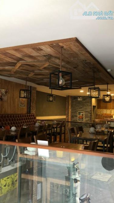 Bán Nhà Phố Hàng Bông,183m 5 tầng, MT 8m, Kinh doanh,Dòng Tiền 3.2tỉ/Năm, Giá:140Tỉ - 3