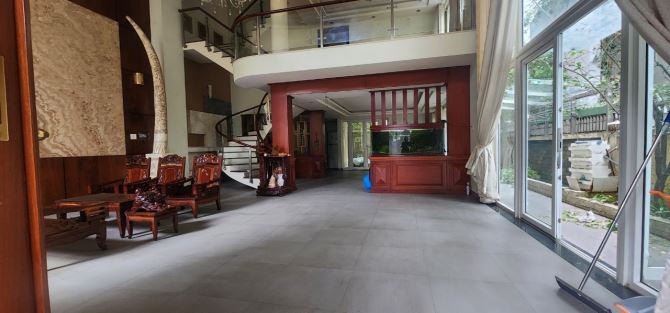 Cho thuê Biệt Thự Phú Mỹ, đường Hoàng Quốc Việt, quận 7, 5bed, 44tr, LH Phí Thanh