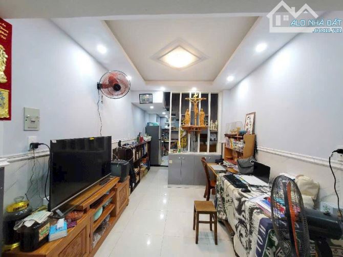 Bán gấp nhà Trần Bình Trọng P.5 Bình Thạnh 21M2 2 tầng 2PN Gò Vấp 2tỷ65
