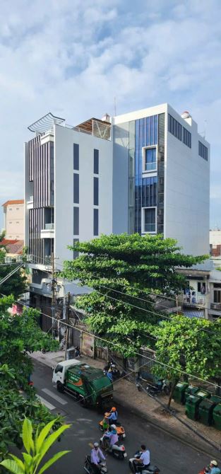 Bán Siêu Phẩm Tòa Nhà Hầm, 8 Tầng Có Sẵn HĐ Thuê 400 Triệu/Tháng. DT: 340m2. Giá: 85 Tỷ