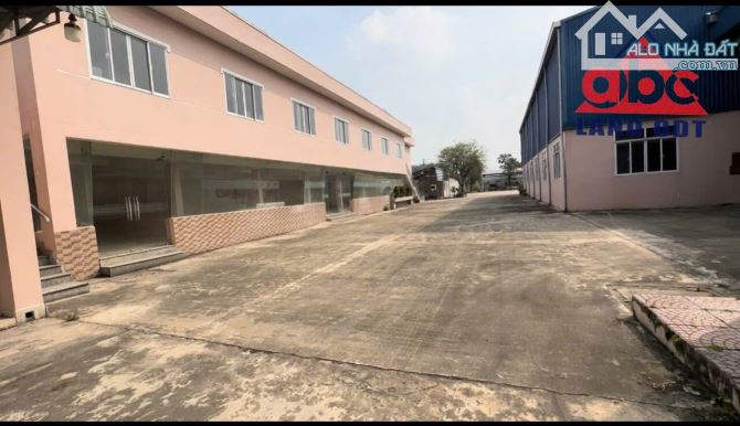 Cho thuê kho xưởng Đẹp 14.000m2 cách đường Võ Nguyen Giáp 200m. Giá chỉ 340tr/tháng.