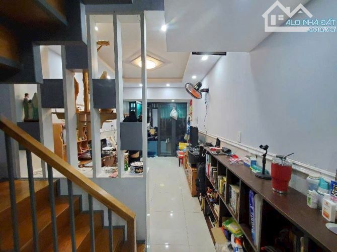 Bán gấp nhà Trần Bình Trọng P.5 Bình Thạnh 21M2 2 tầng 2PN Gò Vấp 2tỷ65 - 1
