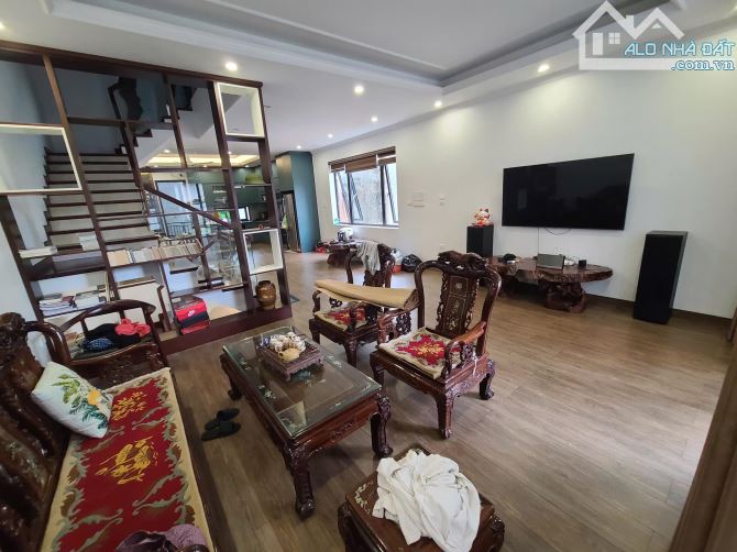 Cần bán gấp nhà 63m2 giá 8.5 tỷ khu phân lô Lương Ngọc Quyến Văn Quá - 1