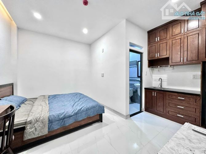 Tòa CHDV ngay Hậu Giang - Sân Bay , DT: 10x30m, Hầm 7 Tầng , 33P full nội thất, 63.9 Tỷ TL - 1