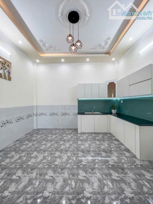 HÀNG HIẾM ! NHÀ MẶT TIỀN HOÀNG VĂN THỤ khá đẹp - 90m² ngang 5m - 2 TẦNG 3 PN 3 WC - 1