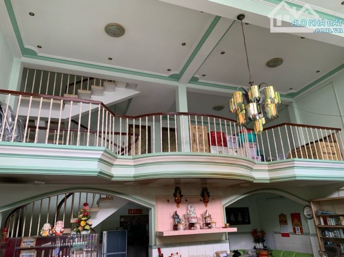 CHỈ HƠN 70TR/M2 - BIỆT THỰ CỔ 3 TẦNG - 110M2 - ĐƯỜNG 8M CÁCH NGÃ TƯ BỐN XÃ 200M. - 1