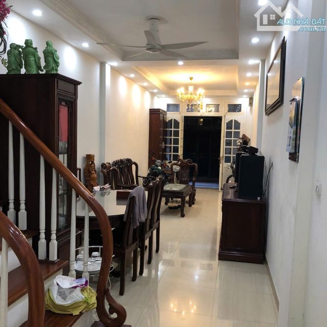 Bán siêu phẩm Hoàng Hoa Thám, 50m2, ô tô đỗ cửa, gần Lăng Bác, an ninh dân trí vip - 1