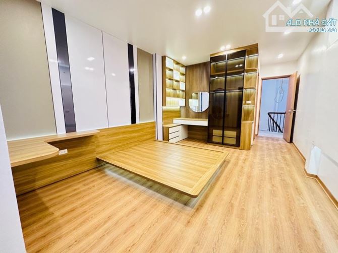 Bán nhà phố Lê Lợi, Hà Đông 5 tầng thang máy mới đẹp gần Chợ Hà Đông giá 7.7 tỷ - 1