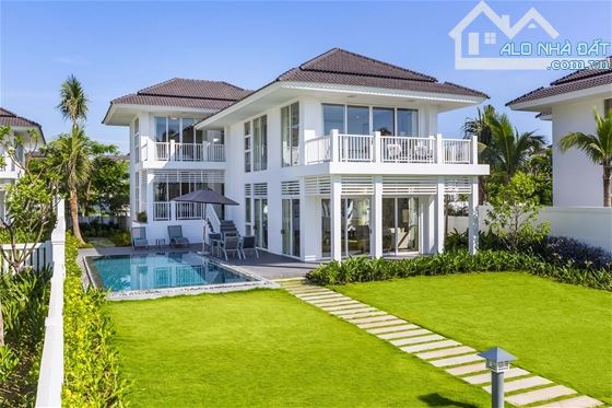 Hiếm bán gấp căn biệt thự biển Villa Premier 2 mặt tiền có lối ra biển - 300m2 -giá tốt - 2