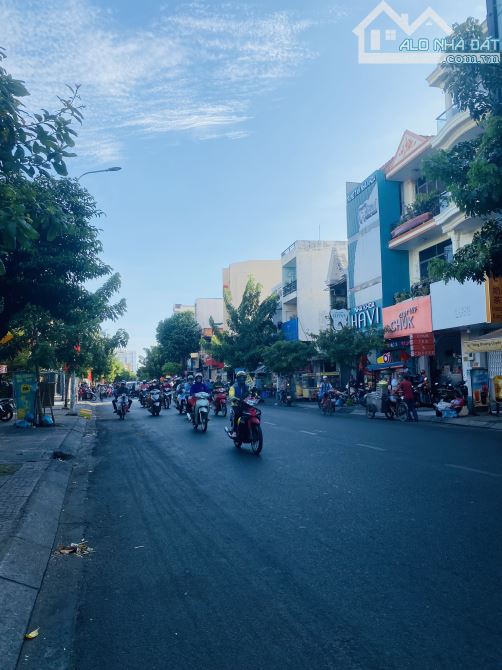 Bán nhà MTKD Độc Lập- P. Tân Thành (gần Nguyễn Xuân Khoát) DT: 5.5x18m - cấp 4 - giá: 14.5 - 2