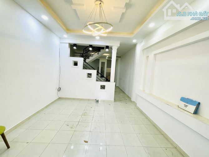 🏡 Nhà Đẹp Hẻm 6M Xe Hơi - 2 Tầng BTCT Xung Quanh Chợ, Bách Hoá - Sát Bến Xe Miền Tây💥 - 2