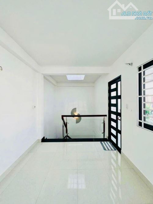 💥 Bán gấp nhà Đường Lý Chính Thắng, Phường 6, Quận 3-DT: 47.5m2- Giá: 2 tỷ530 💵 💵 - 3